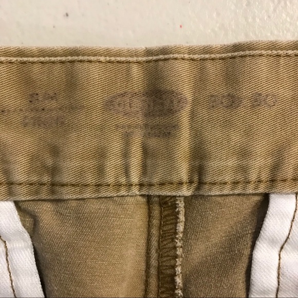 SOLD🚫 Old Navy Khaki Pants - Picture 4 of 4